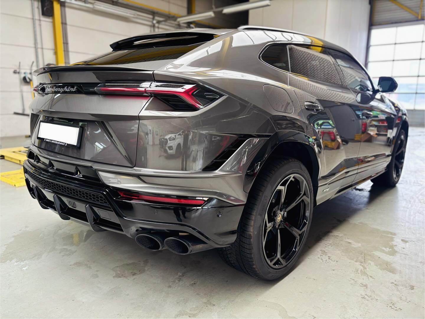 Wash with wax and tyre shine